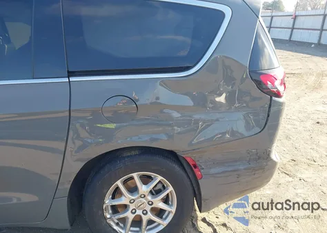 2025 Chrysler Pacifica Select from USA, damaged, VIN 2C4RC1BG8SR554149